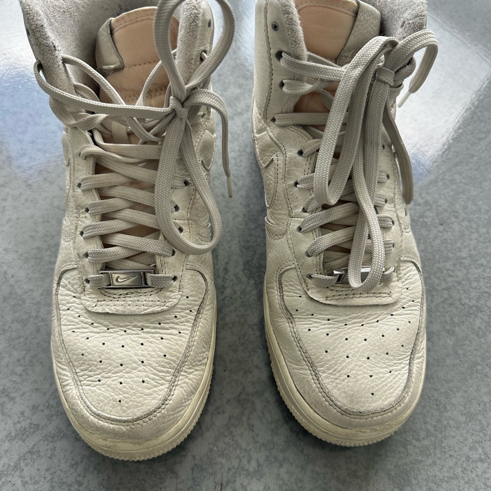 Nike Women's Sneakers - Cream and Tan